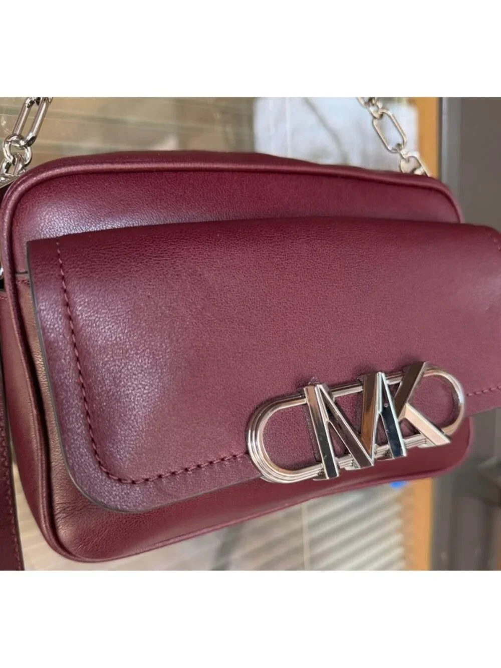 Michael kors medium chain swag camera crossbody in Merlot